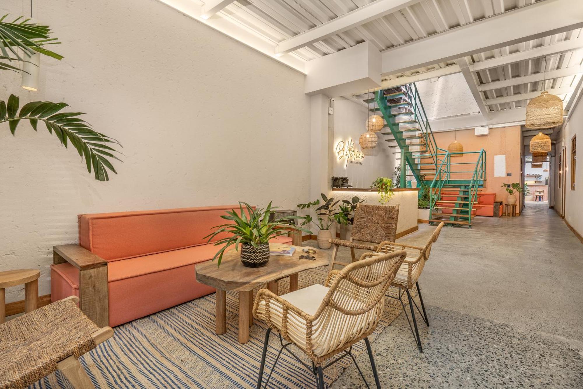 Botanica Casa Hotel Manila By Housy Host Medellín Buitenkant foto