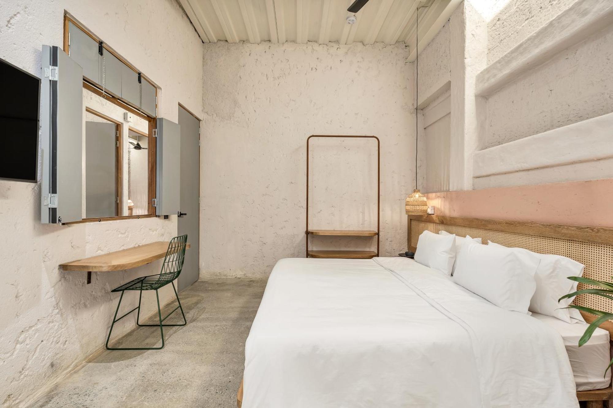 Botanica Casa Hotel Manila By Housy Host Medellín Buitenkant foto