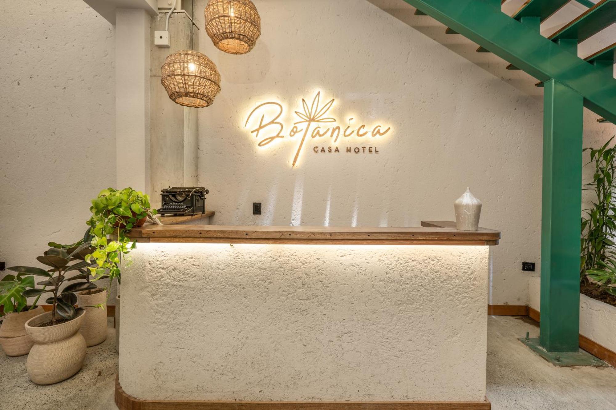 Botanica Casa Hotel Manila By Housy Host Medellín Buitenkant foto