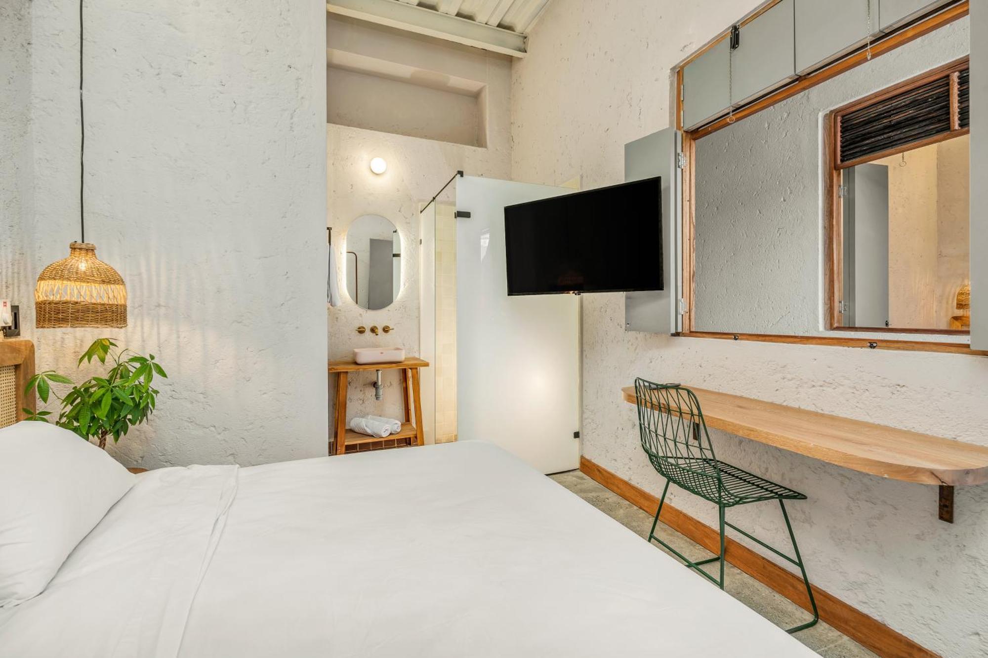 Botanica Casa Hotel Manila By Housy Host Medellín Buitenkant foto