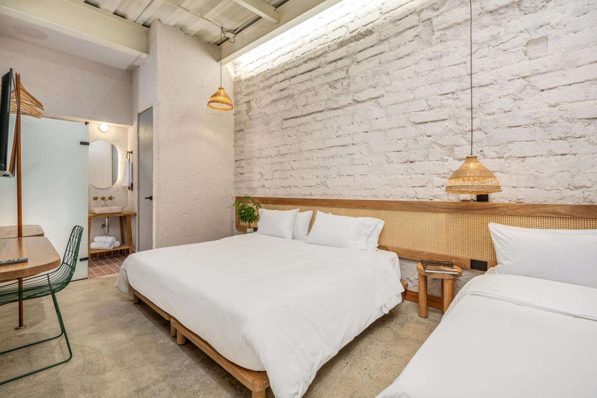 Botanica Casa Hotel Manila By Housy Host Medellín Buitenkant foto