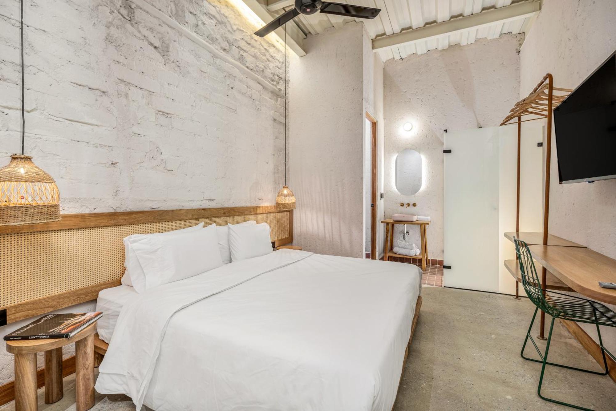 Botanica Casa Hotel Manila By Housy Host Medellín Buitenkant foto