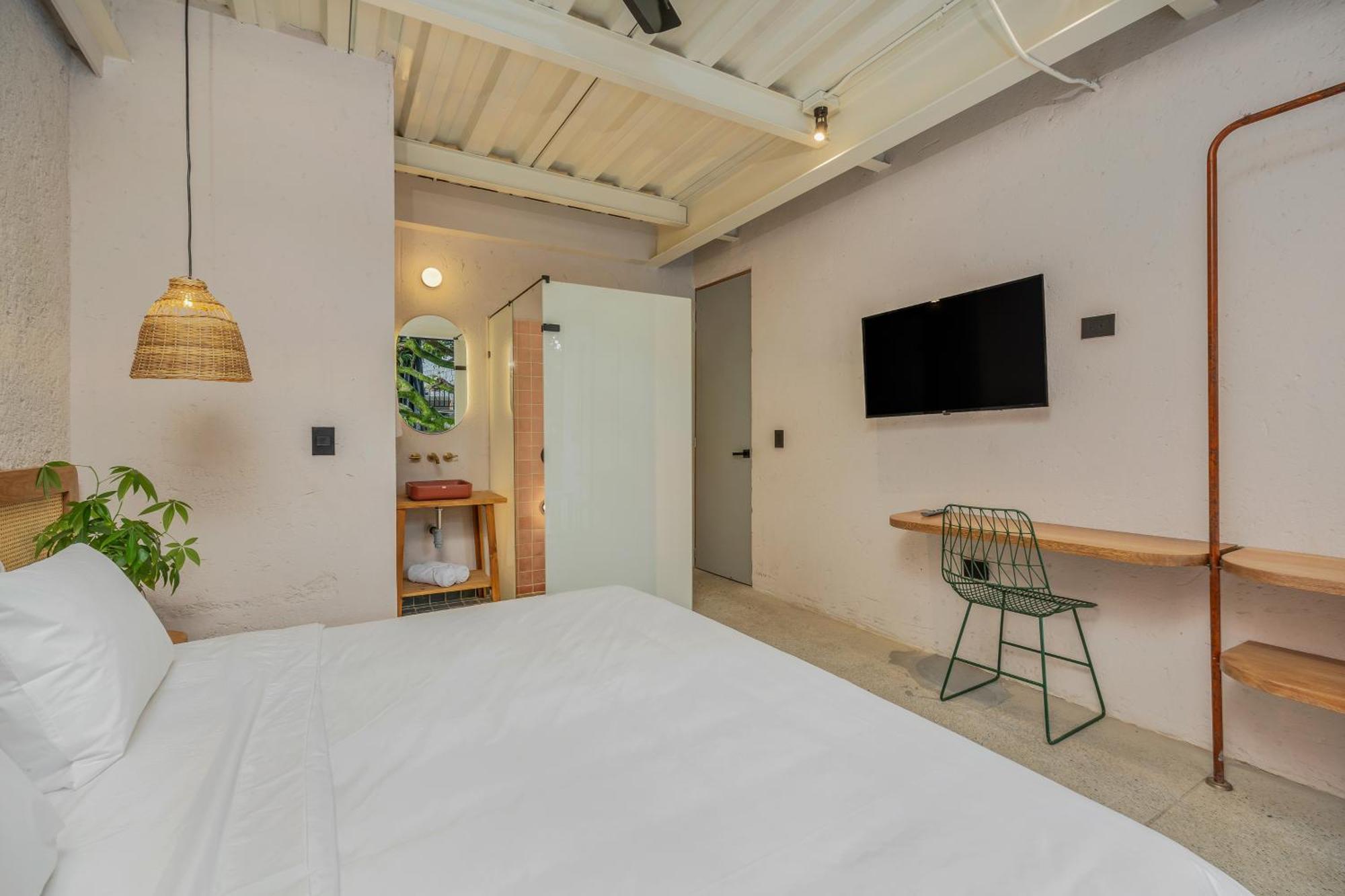 Botanica Casa Hotel Manila By Housy Host Medellín Buitenkant foto