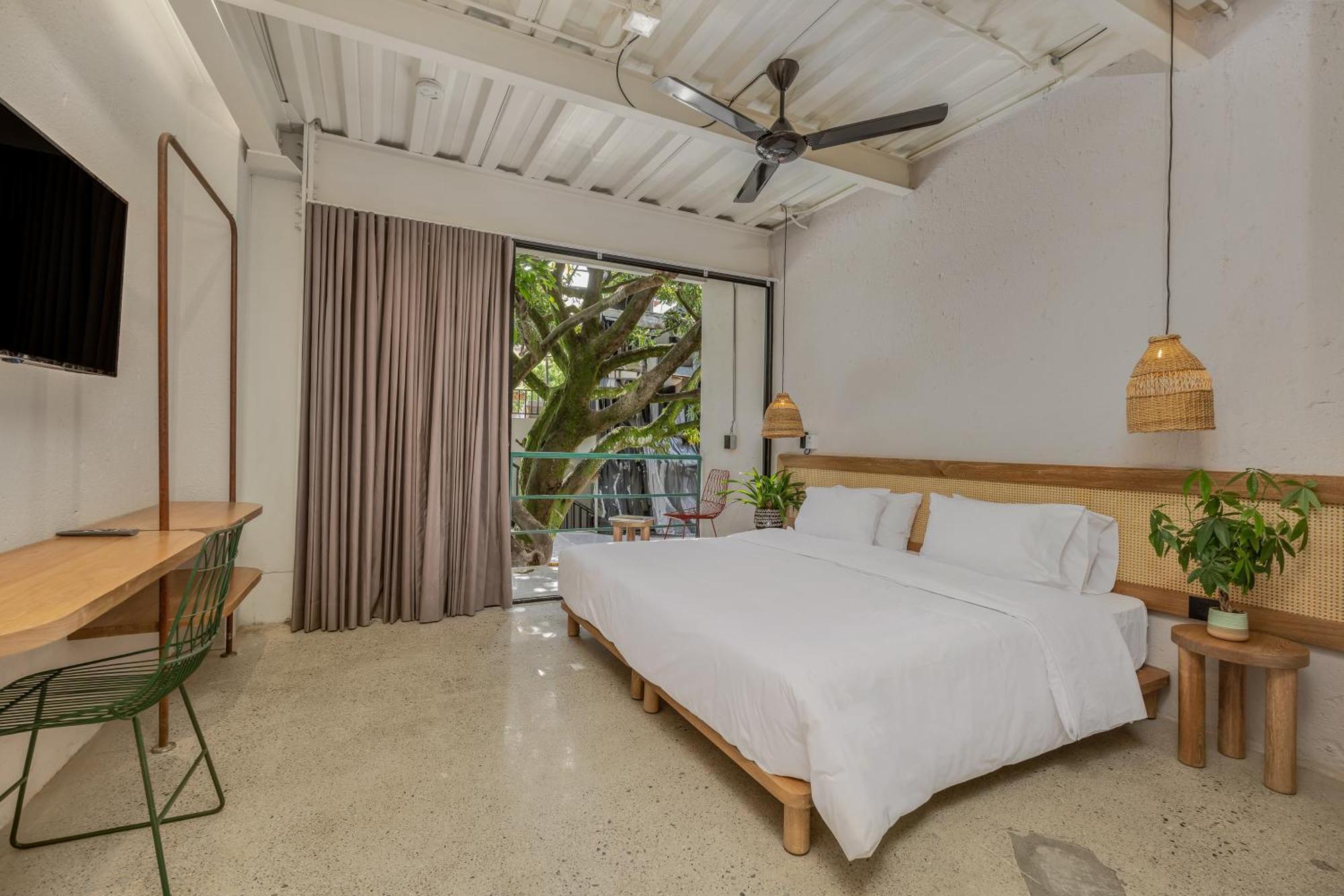 Botanica Casa Hotel Manila By Housy Host Medellín Buitenkant foto