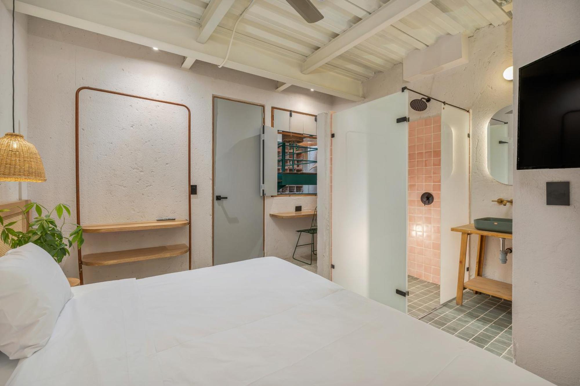 Botanica Casa Hotel Manila By Housy Host Medellín Buitenkant foto
