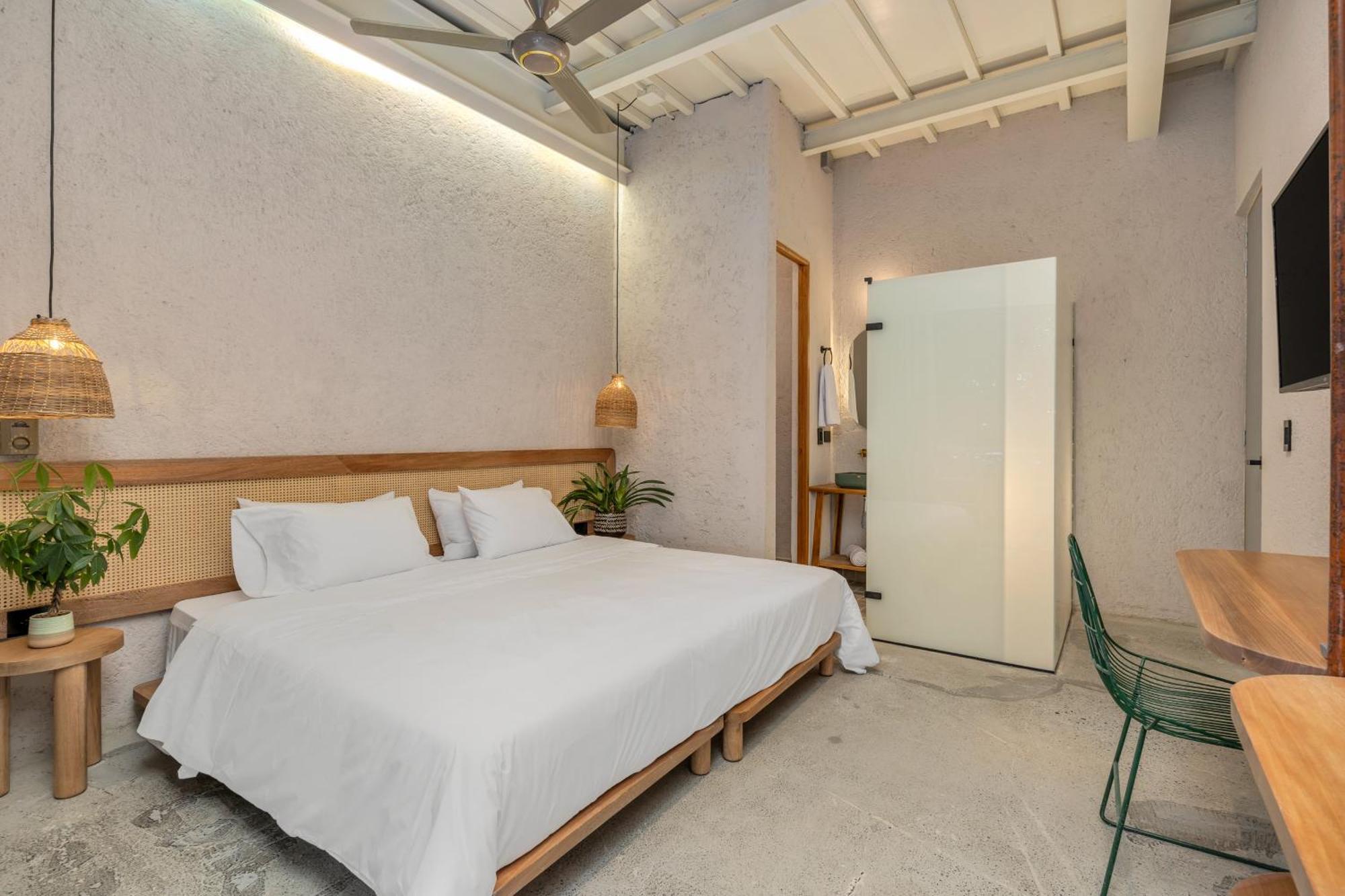 Botanica Casa Hotel Manila By Housy Host Medellín Buitenkant foto
