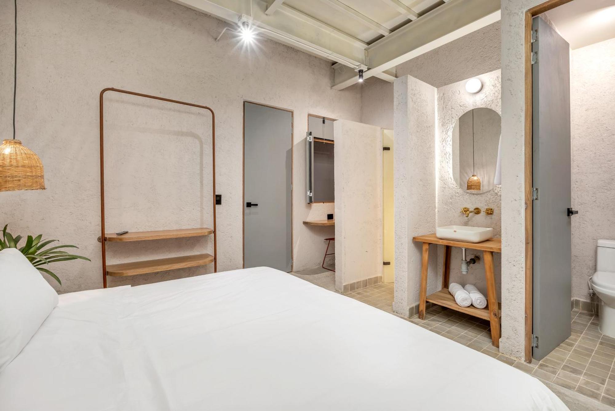 Botanica Casa Hotel Manila By Housy Host Medellín Buitenkant foto