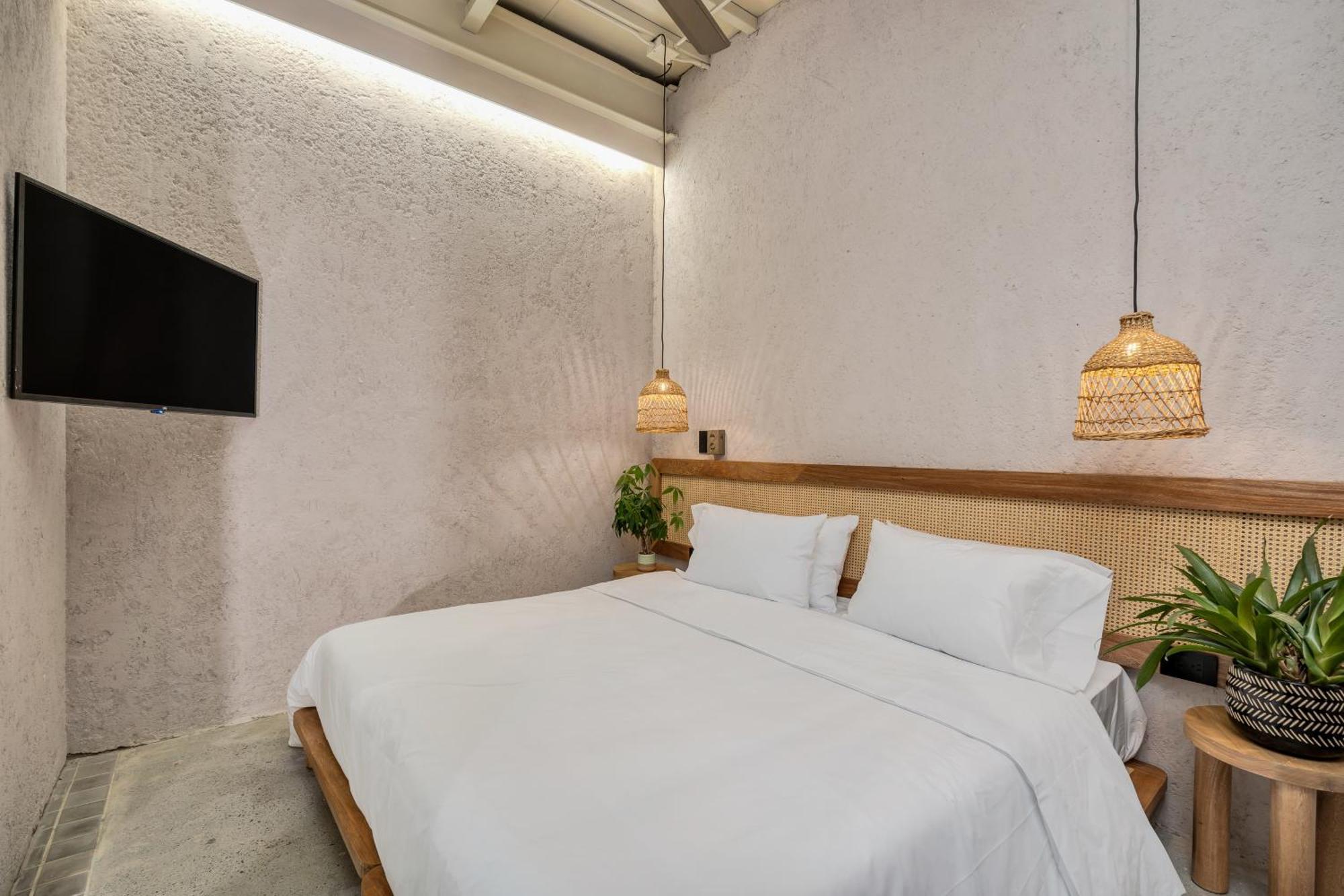 Botanica Casa Hotel Manila By Housy Host Medellín Buitenkant foto