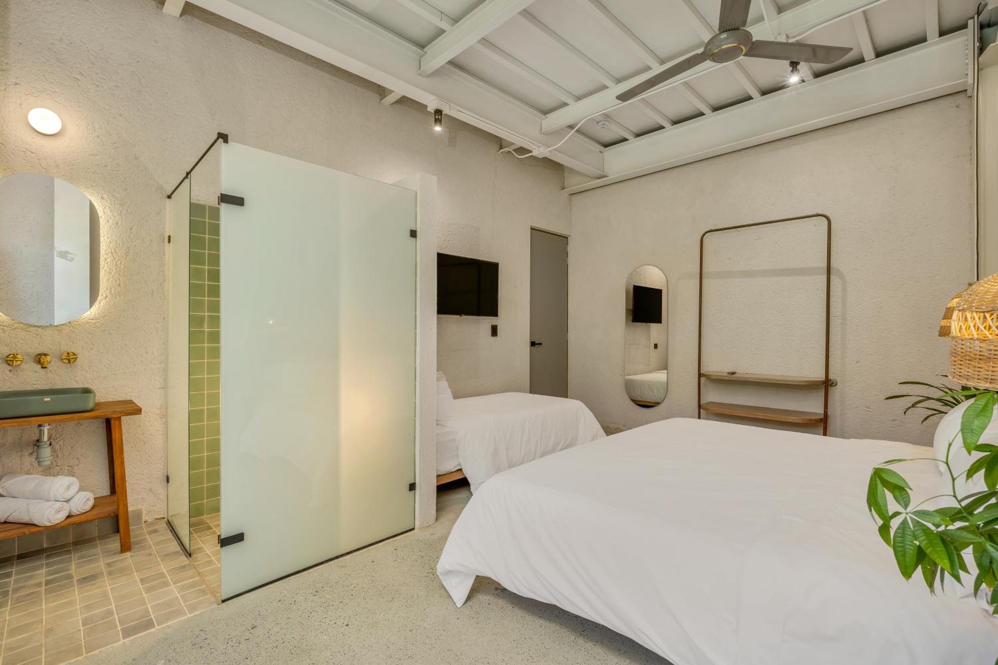 Botanica Casa Hotel Manila By Housy Host Medellín Buitenkant foto