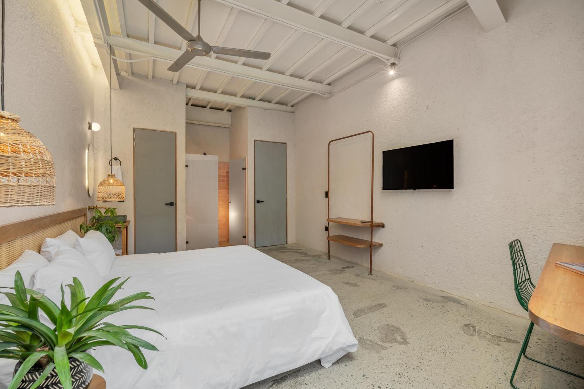 Botanica Casa Hotel Manila By Housy Host Medellín Buitenkant foto