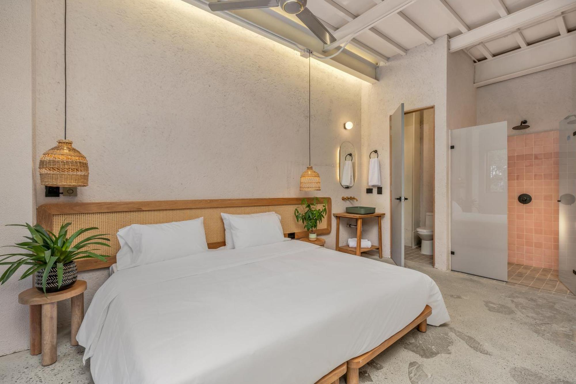 Botanica Casa Hotel Manila By Housy Host Medellín Buitenkant foto